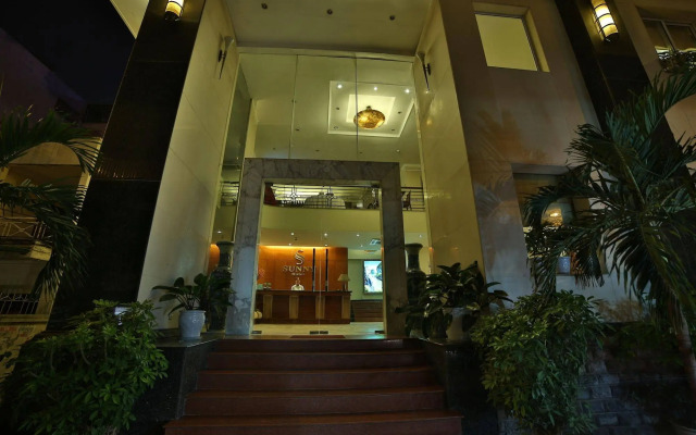 Sunny Hotel 1
