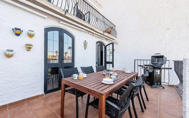 Algarrobo In Nerja With 2 Bedrooms And 2 Bathrooms