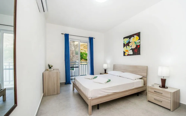 The Hillock North B6