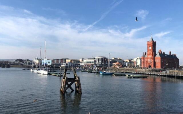 Quayside Apartment in Cardiff Bay