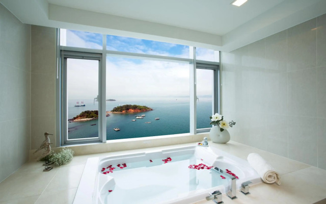 Hidden Bay Hotel