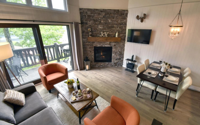 Stunning Condo - View on Lake Tremblant & Mountain