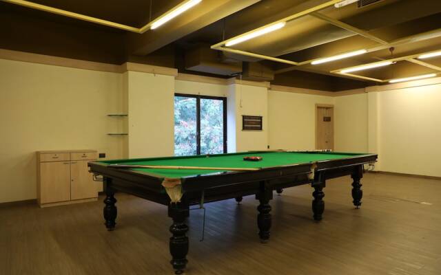 Neel's City Resort