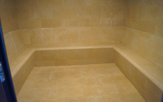 Nayri Life & Spa Studio