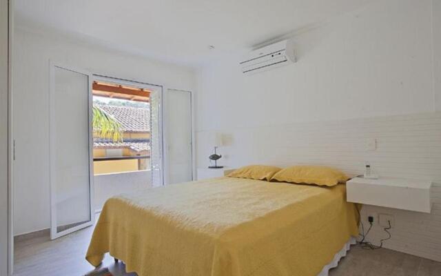 FRD02 Casa charmosa no Condomínio Porto Frade