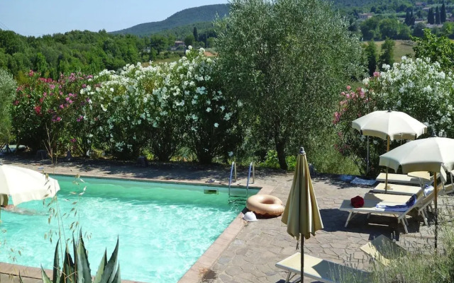 Charming House in Tuscany With Pool & Views