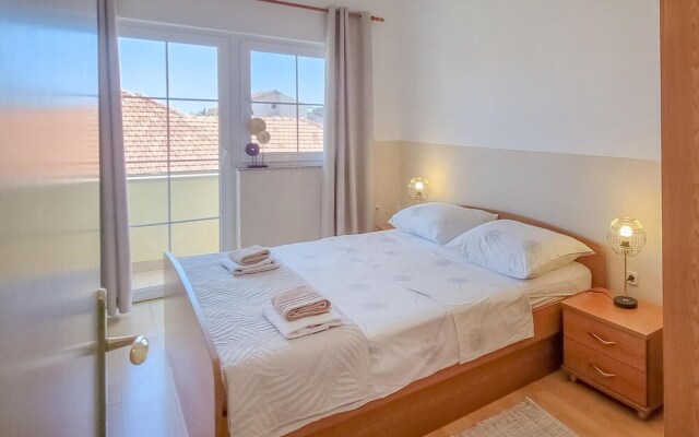 Beautiful Apartment in Zadar With Wifi and 2 Bedrooms