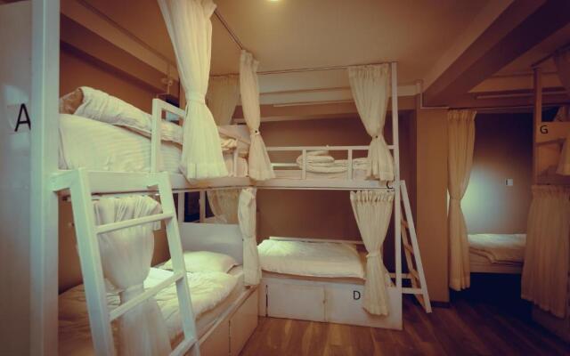 8848 Hostel