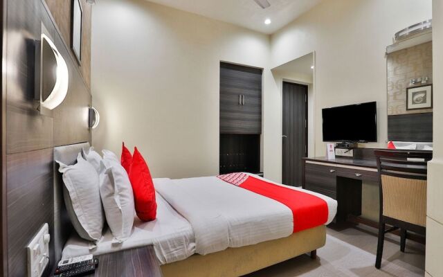 Oyo 17332 Hotel Nana'S