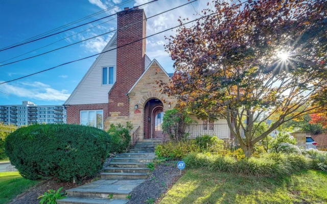 Silver Springs Home: Walk to Downtown!