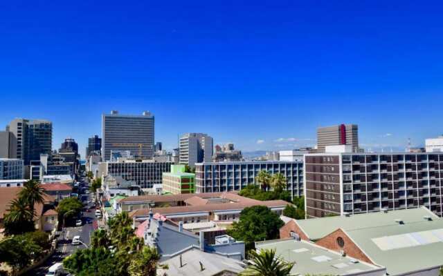 Kloof Street Central 2 Bedroom Apartment