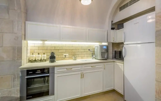 Western Wall Luxury House