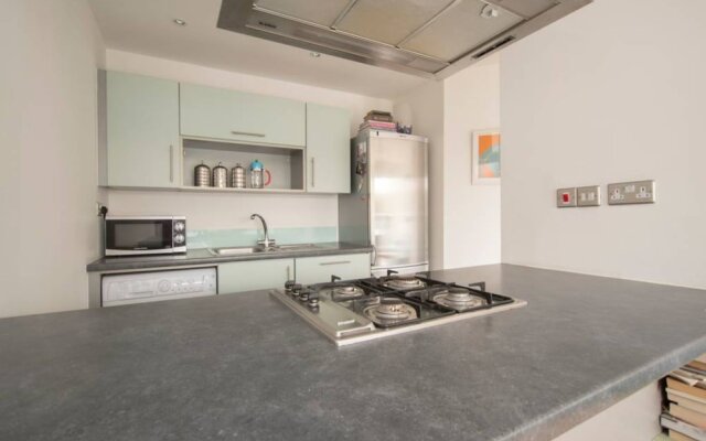Stylish 2 Bedroom in Trendy East End