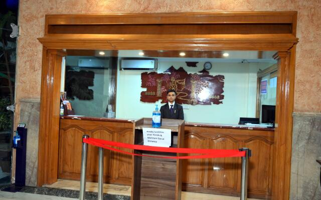 POP 83037 Moksha Stays