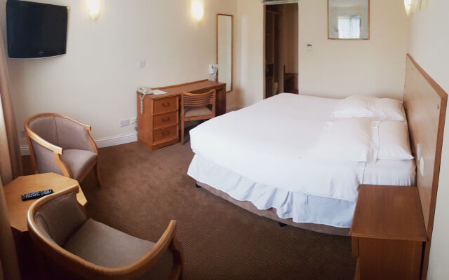 Skylark Hotel