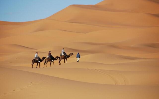 Moonlight Desert Camp