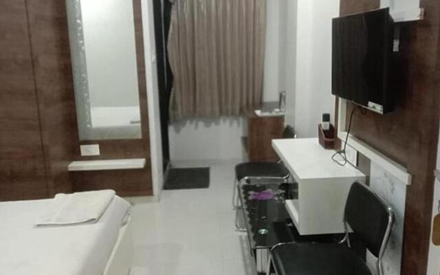 Fabhotel Ak Grand
