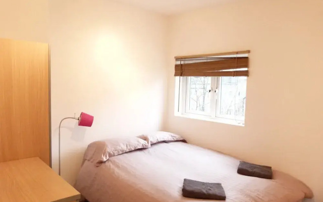 SS Property Hub - Family Apartment in Kensington