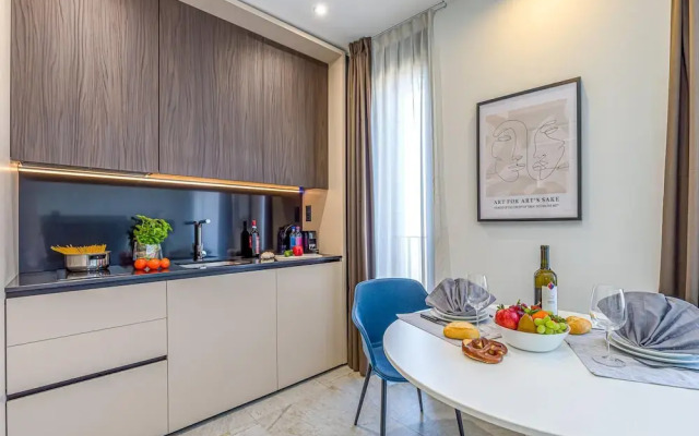 Icon H 406 Suite Business