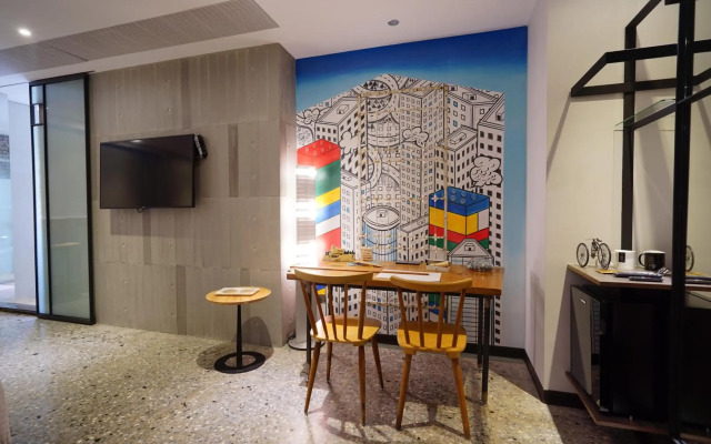 3 Door Hotel