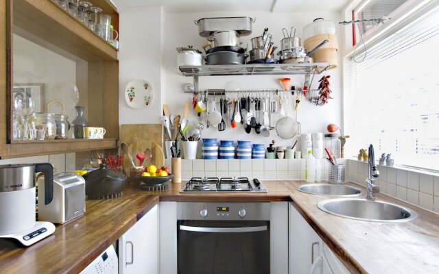 Classic Central London Home by Farringdon