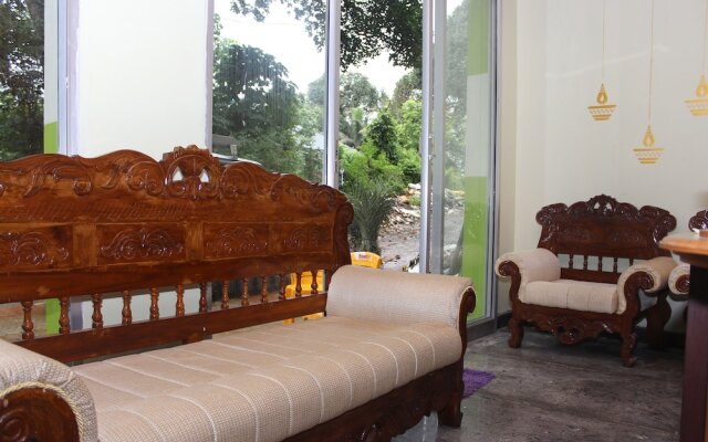 OYO 16541 Majestic Residency