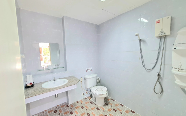Baan Bonsuan Hill Guesthouse