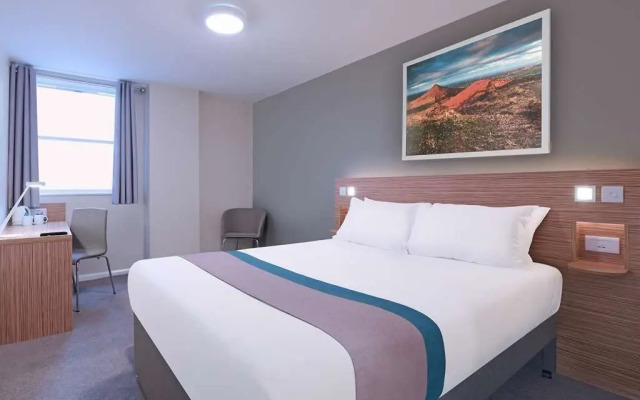 Travelodge Portsmouth City Centre