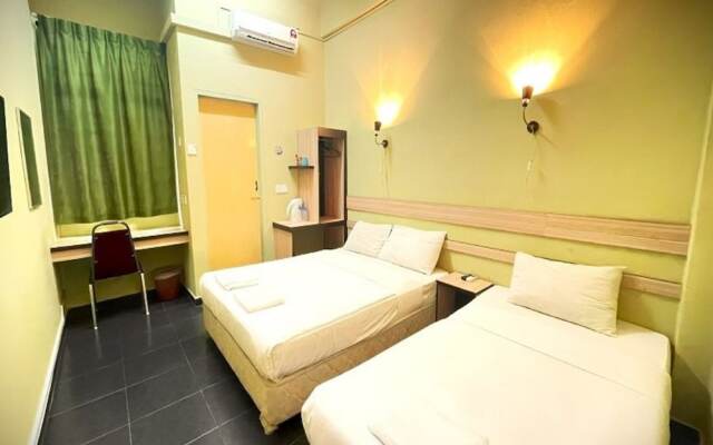 Alia Express Green Mango, Kota Bharu