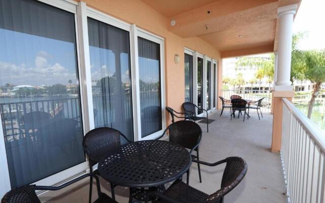 200 Harborview Grande
