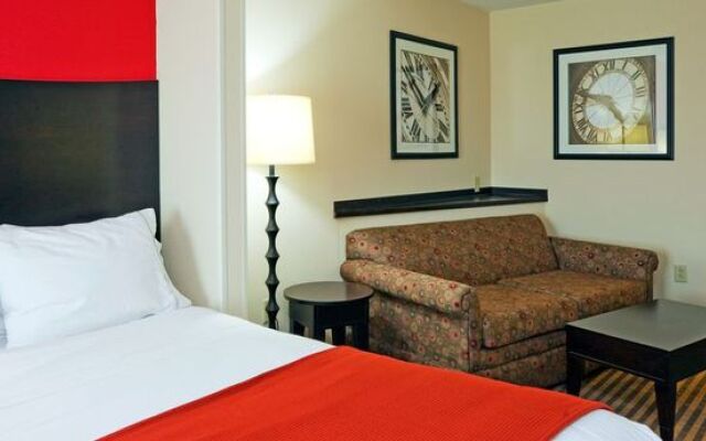 Holiday Inn Express Atmore