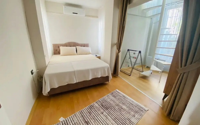 Beautiful 3-bedroom House With Sea View and Garden