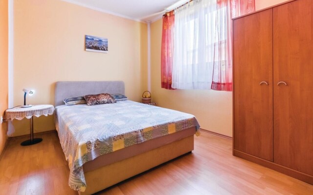 Amazing Home in Liznjan With Wifi and 2 Bedrooms
