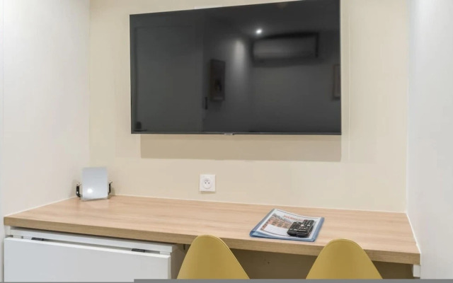 Lavie Maison Parisian Aircon Gem