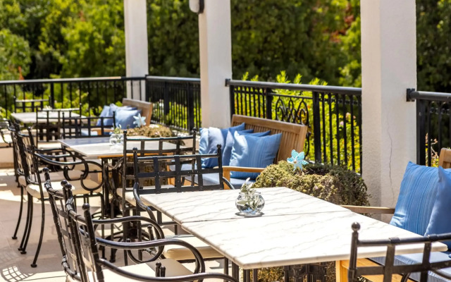 Stephanos Hotel Apts