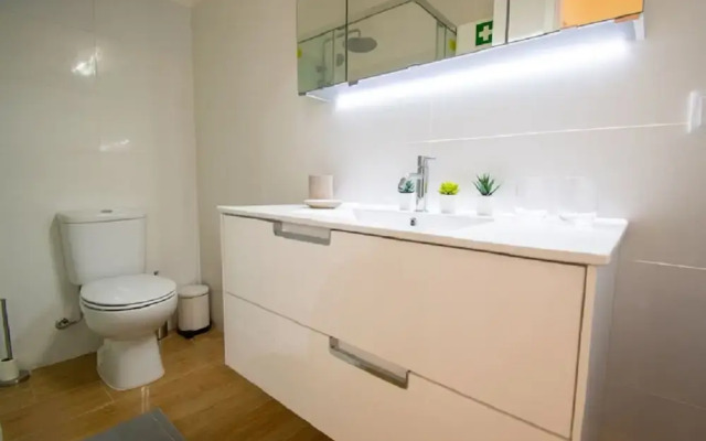 Apt Ruca Centrally Located Modernized Loft With C