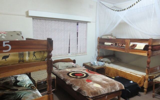 Birdnest Backpackers - Hostel