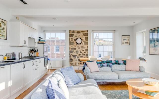 Apt 3, 26 Broad Street