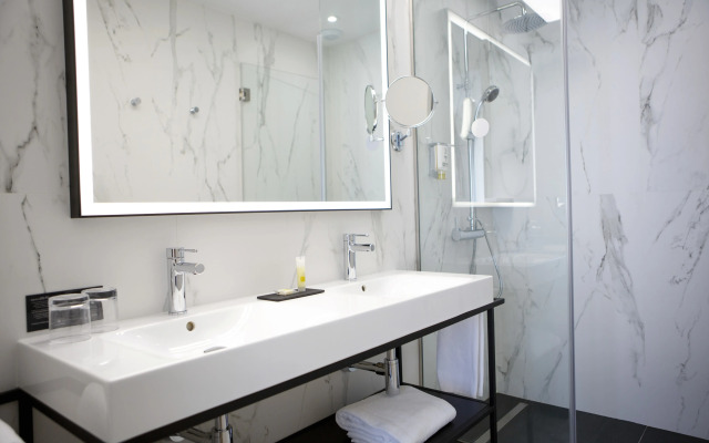 Отель Riu Plaza España