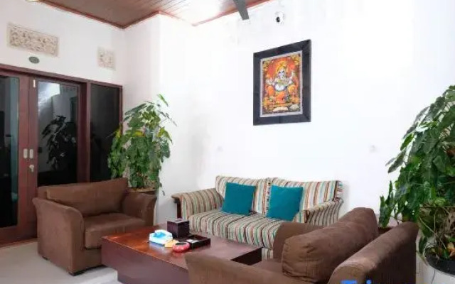 Urbanview Hotel Arta Guna Casa