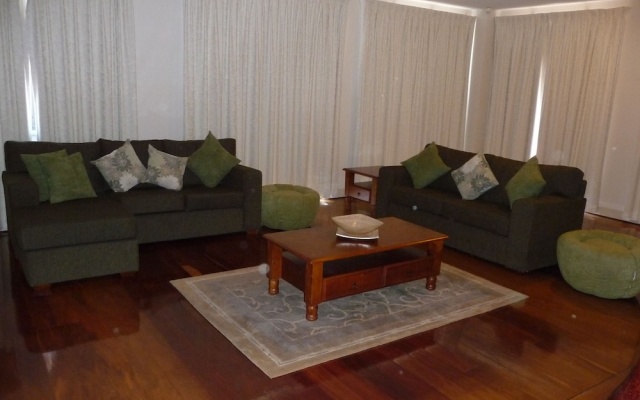 City Escape 3BD in Adelaides East End 6 – Guest Rooms – Adelaide