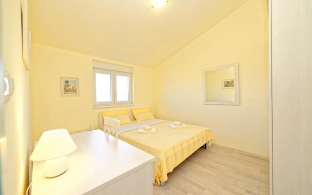 Apartment Hennion / Two Bedrooms A1 Leona
