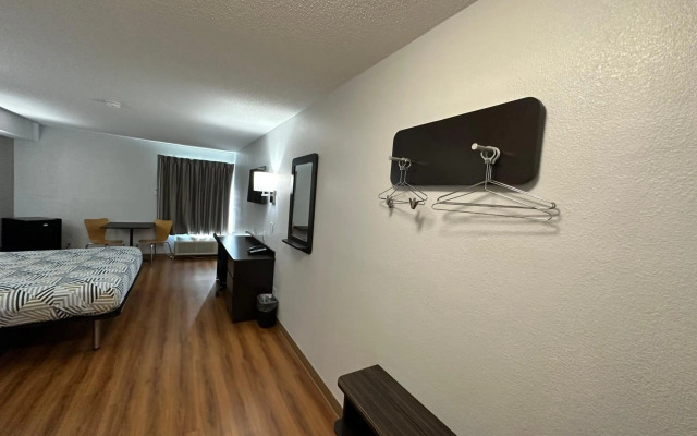 Motel 6 Greensboro, NC - Airport