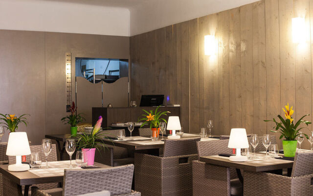 Hôtel Restaurant lArbre de Mai