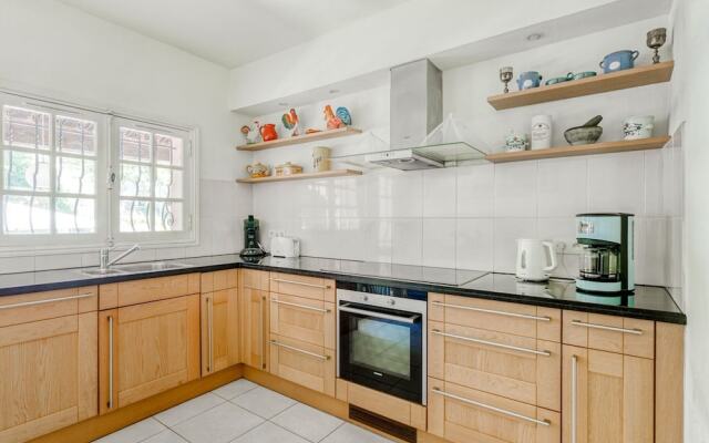 Villa With Guest Accommodation and Heated Pool in Sainte Maxime