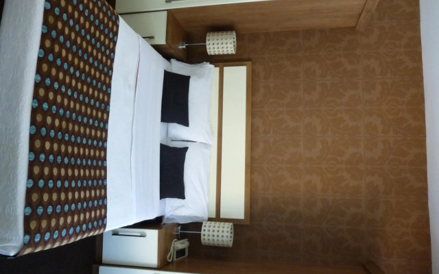 White Lady Hotel