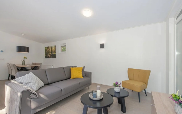 Modern Lodge With Dishwasher, Near Helmond