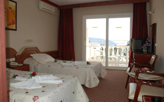 Mustis Royal Plaza Hotel