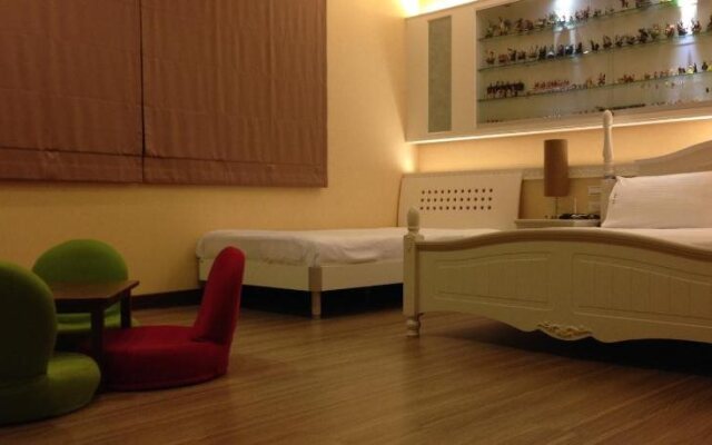 Doll House Lodge