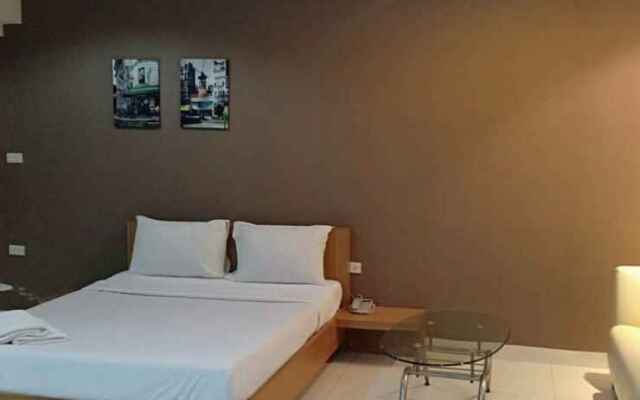 Sena House Paholyothin 30